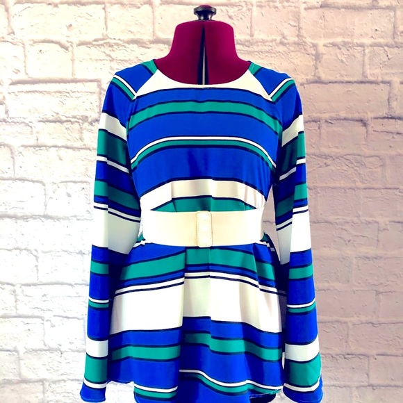 H&M 60s Inspired Tent Top with Bell-sleeves - Picture 4 of 8